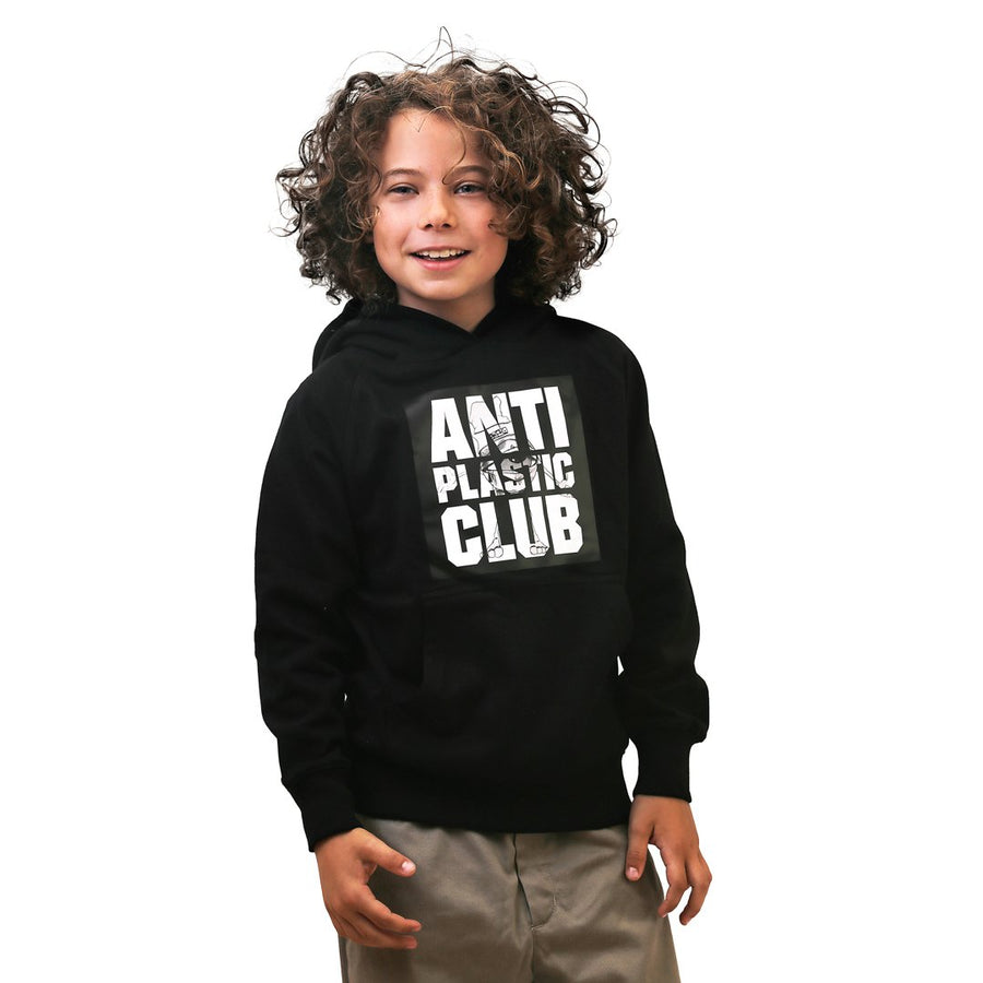 Anti Plastic Club hoodie / hættetrøje til børn og unge. Designet af Szhirley og Mads Hofmann.