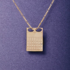 #DatePlate vedhæng og halskæde uden måned 50 cm - 18 karat forgyldt Sterling sølv med diamant Designet af Szhirley. Eksklusivt håndlavet smykke