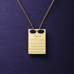 #Dateplate halskæde sterling sølv med en diamant i din mærkedag designet af Szhirley. 18 karat forgyldt Sterling