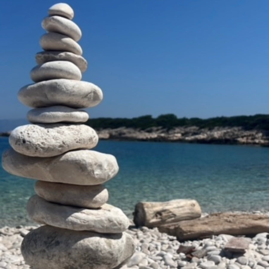 Ørering - #RockSteady - 18 karat guldbelagt Sterling sølv og ferskvandsperler - SÆLGES ENKELTVIS. Designet af Szhirley. Dansk sommersmykke. Ædelmetal. Kroatien