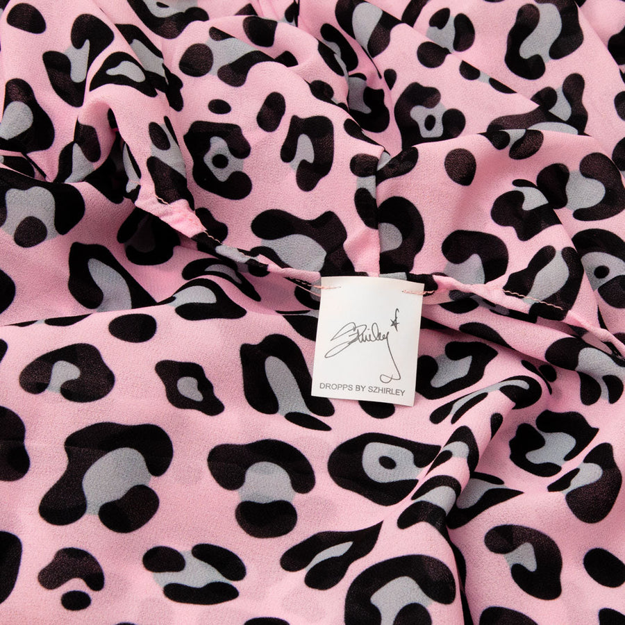 Breeze - Pink kimono med leo mønster - One Size. Designet af Szhirley. Sommer strand leo kimono. Dansk design