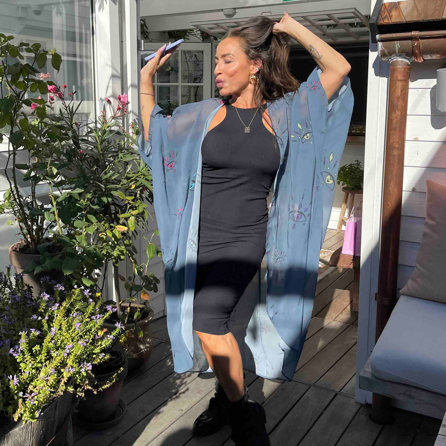 #Breeze - Mørkegrå Kimono Med XL Øje Mønster I Farver One Size Kimono
