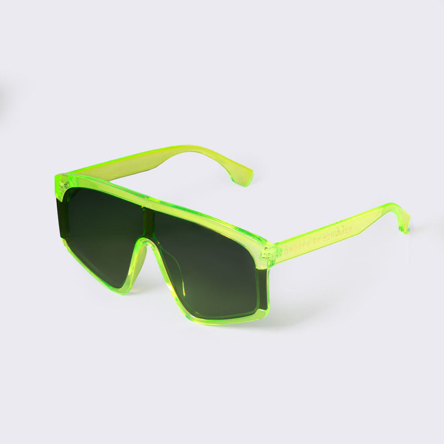 #Greenie  - Solbriller i neon grøn med mørkegrønne brilleglas. Designet af Szhirley. Dansk design solbriller 