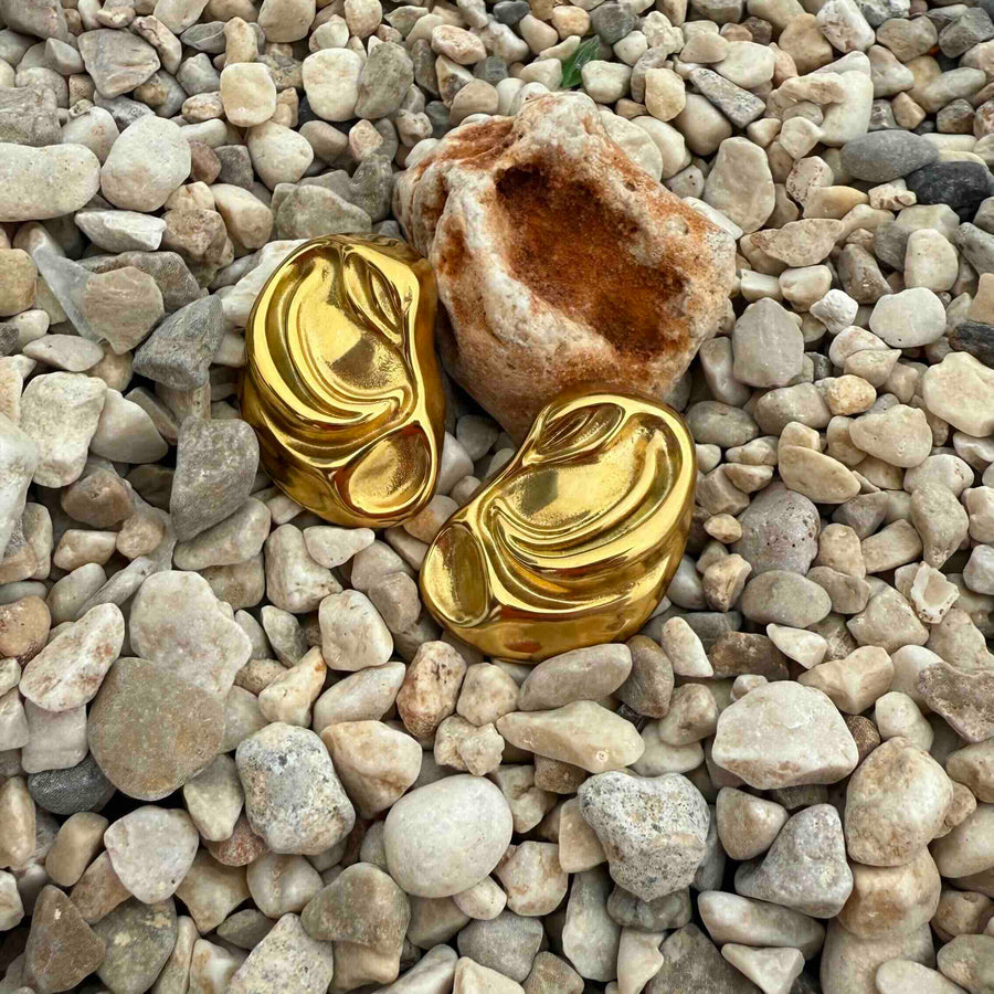 Forgyldt øreringesæt - #VanGak - 18 karat forgyldning. Dropps Selected - Håndplukket af Szhirley. Inspireret af Van Gogh. Strand og sommersmykke. Konkylie smykke