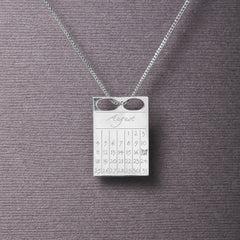 #Dateplate halskæde sterling sølv med en diamant i din mærkedag designet af Szhirley