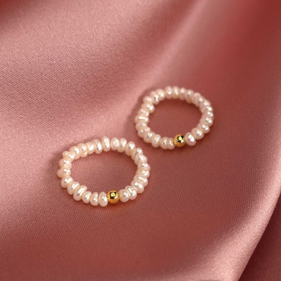 PearlString finger ring med perler og 18 karat forgyldt Sterling sølv- onesize - regulerbar og justerbar størrelse. Dropps Selected. Håndplukket og udvalgt af Szhirley