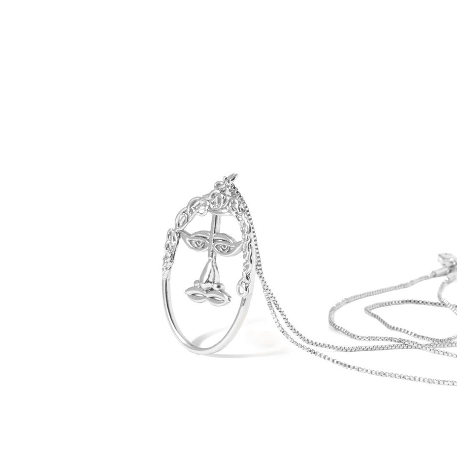 #Eltonseren halskæde 40 cm - Kæde med selvportræt - Sterling forsølvet messing. Dropps By Szhirley Designet af Szhirley
