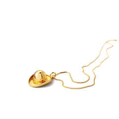 #HappyHat halskæde 50 cm - Hat med fjer vedhæng - 18 Karat Forgyldning. Designet af Szhirley